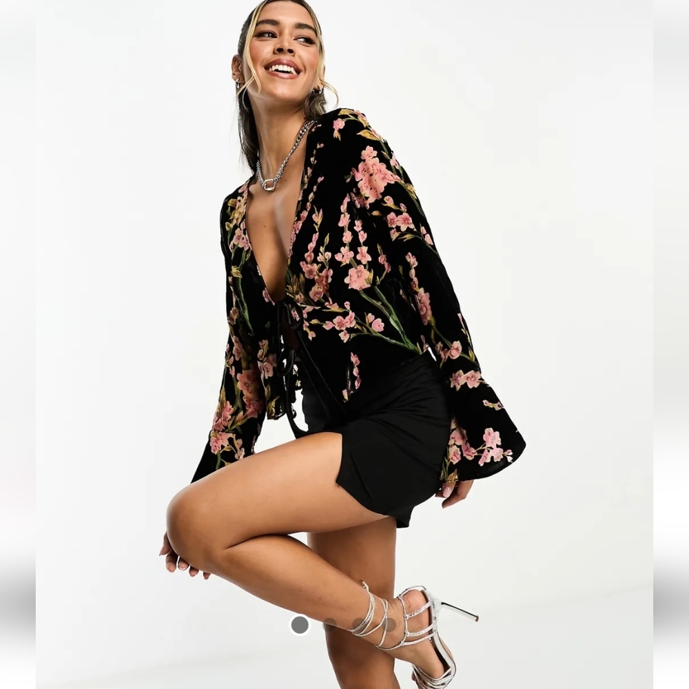 NWT tie front boho crop top blouse floral